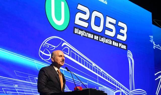 '2053'te bölünmüş yol ağını 38 bin 60 kilometreye yükselteceğiz'