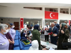 Başkan Büyükkılıç'tan huzurevine bayram ziyareti