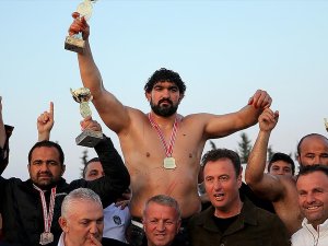 Yağlı güreşte İsmail Koç, başpehlivan oldu