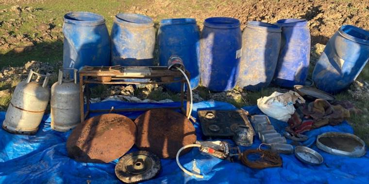 Van'da PKK'lı teröristlere ait malzemeler ele geçirildi