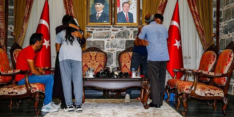 Diyarbakır Annelerinin Eylemi Sayesinde 2 Aile Daha Evladına Kavuştu