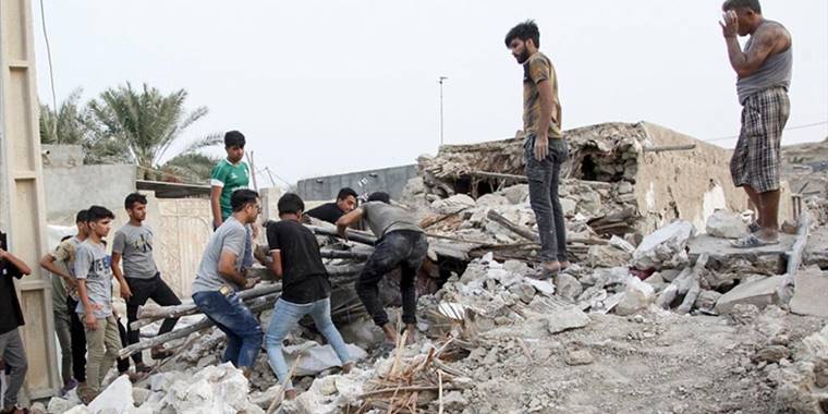 İran'da Büyüklüğü 6'nın Üstündeki Üç Depremde 5 Kişi Öldü