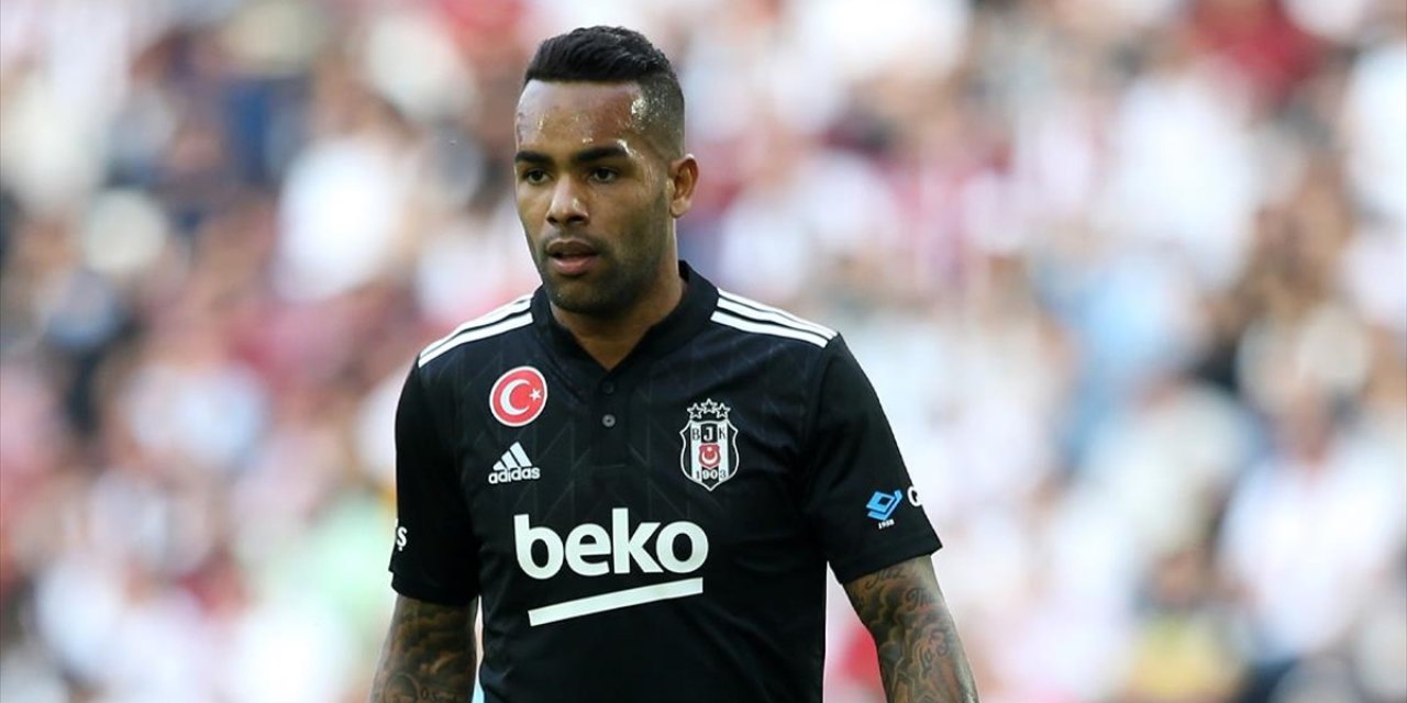Beşiktaş'ta Alex Teixeira İle Yollar Ayrıldı