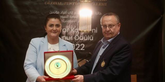 'Nizar Kabbani Nişanı' yazar Peren Birsaygılı Mut'a takdim edildi