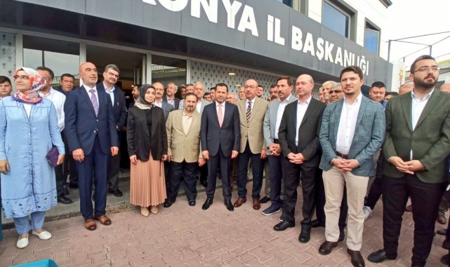 AK Parti'li Usta, Konya'da partisinin bayramlaşma programına katıldı