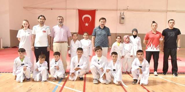 Karatay yaz spor okullarında eğitimler devam ediyor