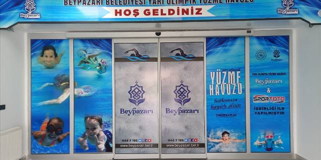Beypazarı'nda yarı olimpik yüzme havuzu hizmete girdi