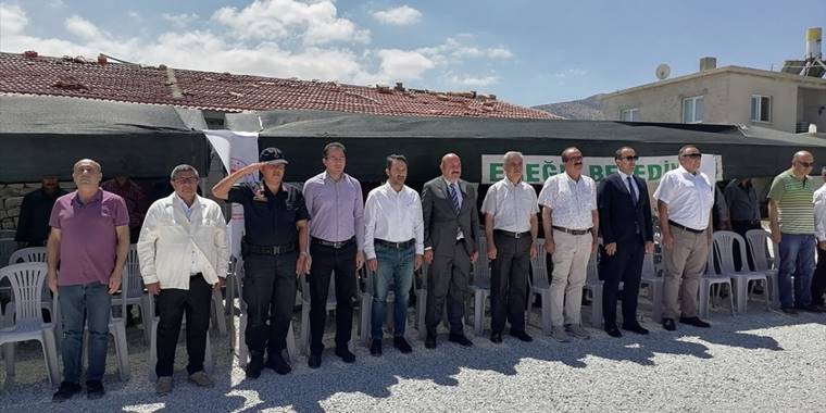 Konya'da mobil koyun banyosu ile koyunlar yıkanıp ilaçlanıyor