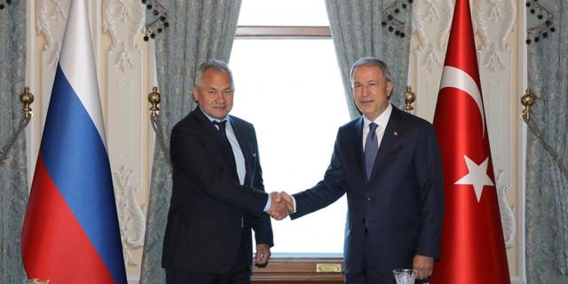 Milli Savunma Bakanı Akar, Rusya Savunma Bakanı Şoygu ile görüştü