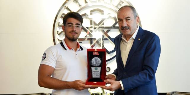 KTO Başkanı Gülsoy, YKS sayısal birincisi Bakla'yı konuk etti