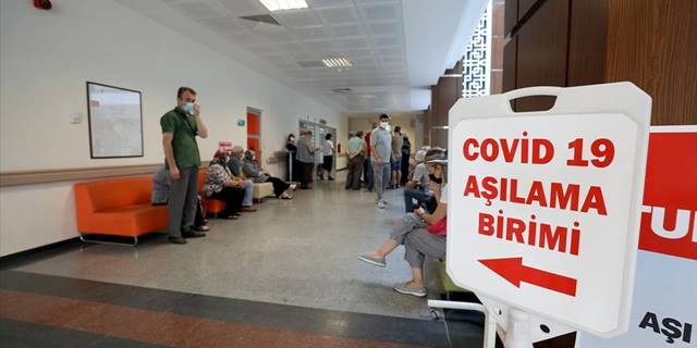 Trakya'daki hastanelerde 'hatırlatma dozu' yoğunluğu sürüyor