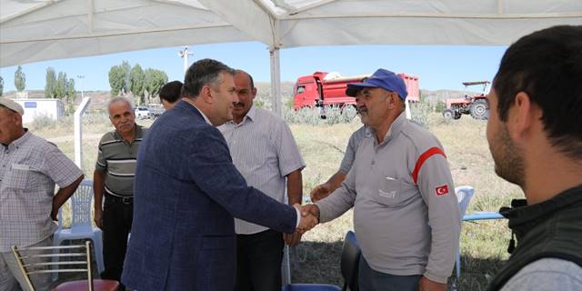 Çubuk Belediye Başkanı Demirbaş'dan hububat alım merkezine ziyaret