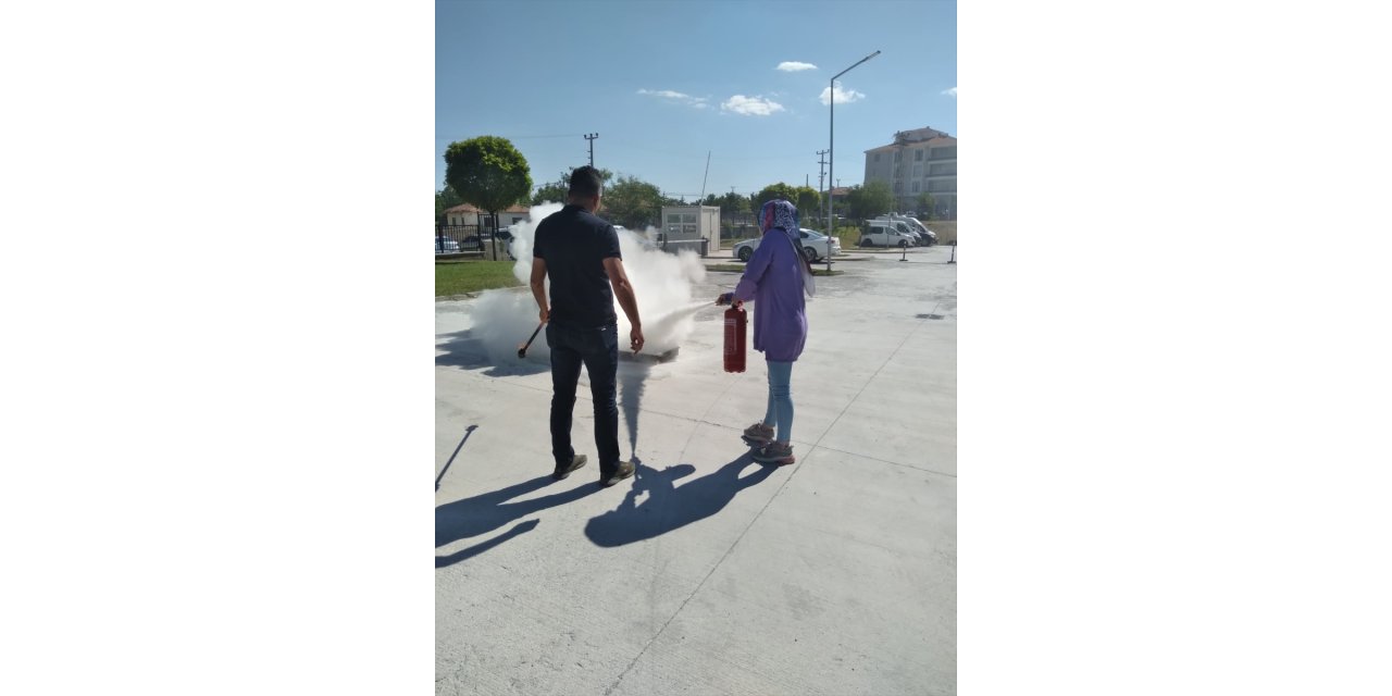 Kırşehir'de sağlık çalışanlarına yangın eğitimi verildi