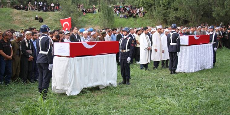 Pençe-Yıldırım Harekatı'nda şehit olan güvenlik korucuları son yolculuklarına uğurlandı
