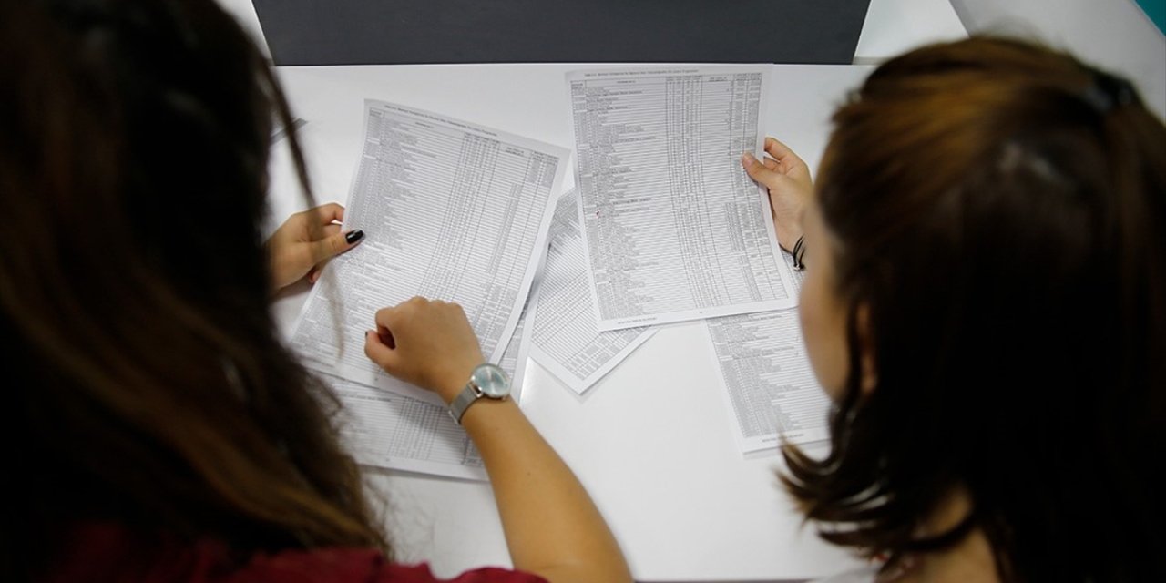 MEB, YKS tercihleri yapacak adaylara 11 bin rehber öğretmen ile 81 ilde hizmet verecek