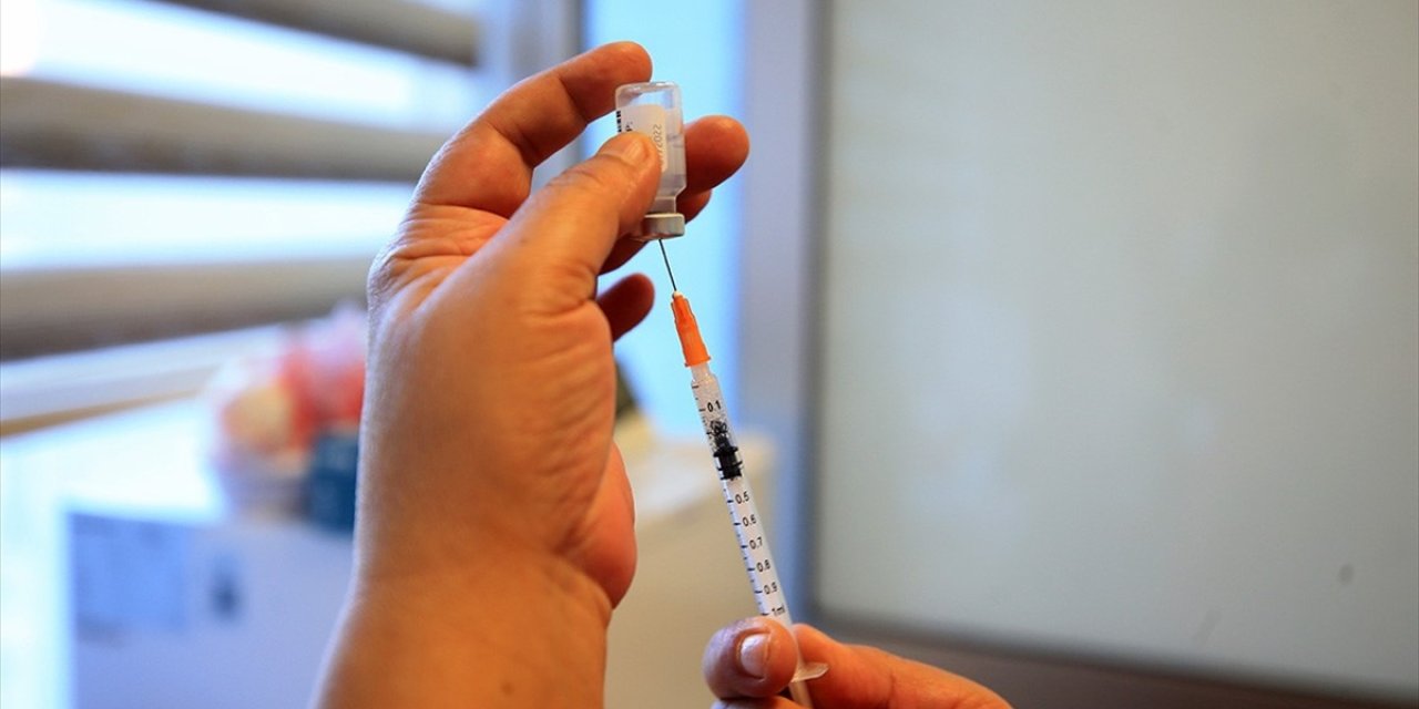 Kovid-19 aşısı için hatırlatma dozu uyarısı