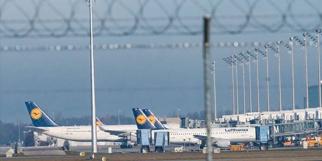Lufthansa, uyarı grevi nedeniyle binden fazla uçuşu iptal etti