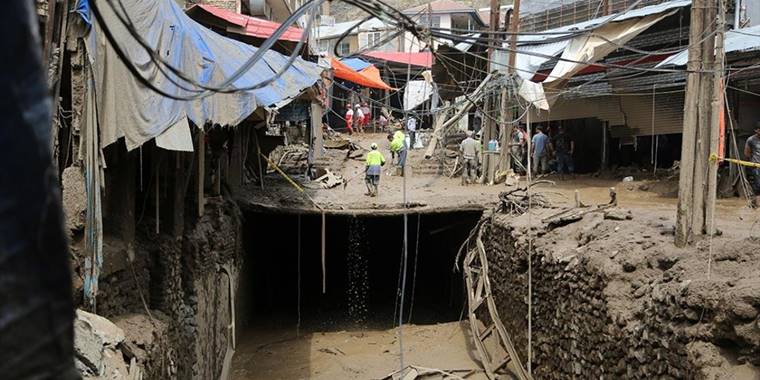 Tahran'ın çevre köylerindeki sel felaketinde ölü sayısı 18'e yükseldi