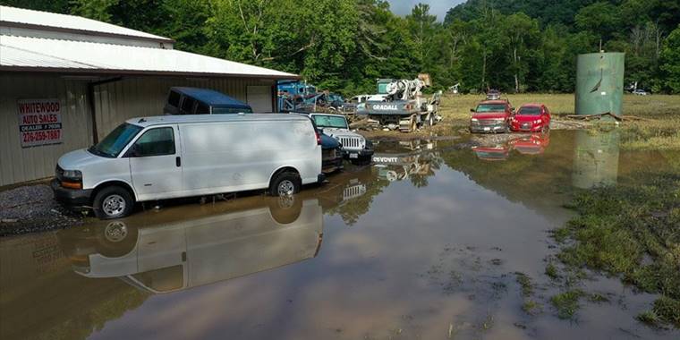 ABD'nin Kentucky eyaletinde sel nedeniyle 8 kişi öldü