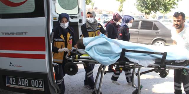 Konya'da bıçakla yaralanan iş yeri sahibi hastaneye kaldırıldı