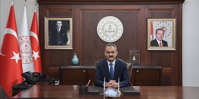 Bakan Özer: Mesleki ve teknik Anadolu liseleri yüzde 1'lik başarı diliminden öğrenci alarak tarihi başarıya imza attı
