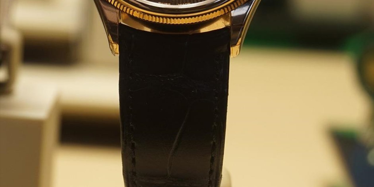 Hitler'in 'saati' açık artırmayla 1,1 milyon dolara satıldı