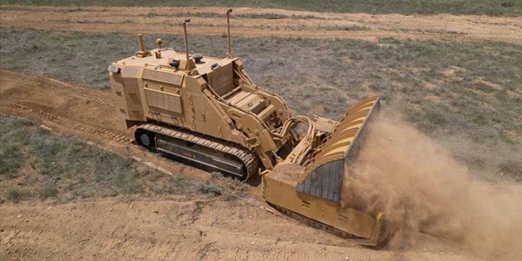 Milli Savunma Bakanlığından Azerbaycan'a 13 Mekanik Mayın Temizleme Aracı