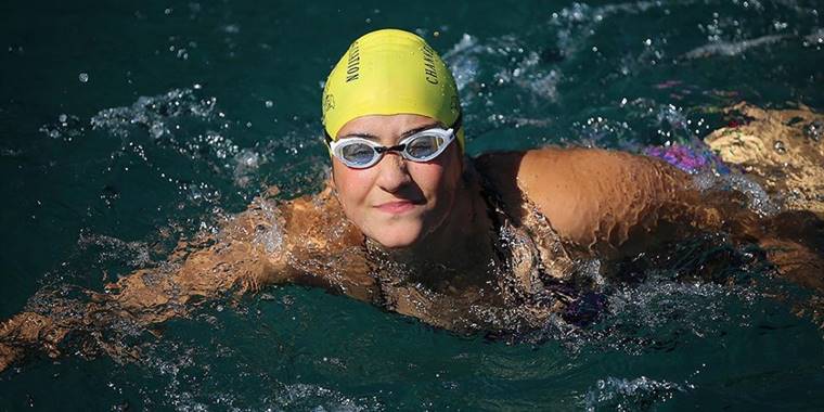 Manş Denizi'ni yüzerek geçen Aysu Türkoğlu zorlu 16 saati anlattı