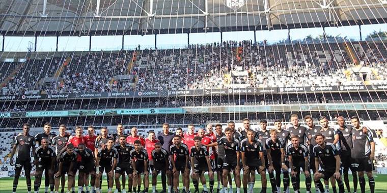 Beşiktaş, yeni sezonu taraftarlarıyla birlikte açtı