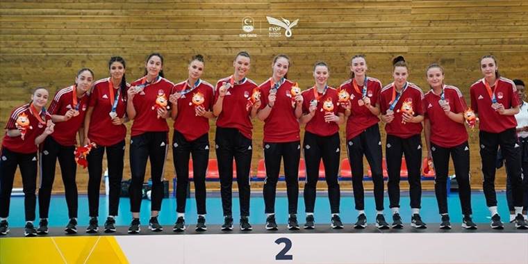 19 Yaş Altı Voleybol Kız Milli Takımı, EYOF'u gümüş madalyayla tamamladı