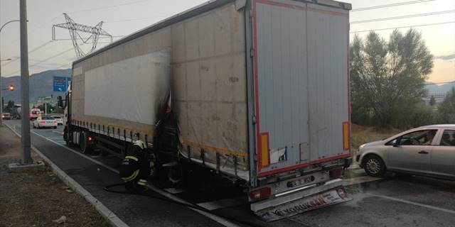 Seydişehir'de seyir halindeki tırda yangın