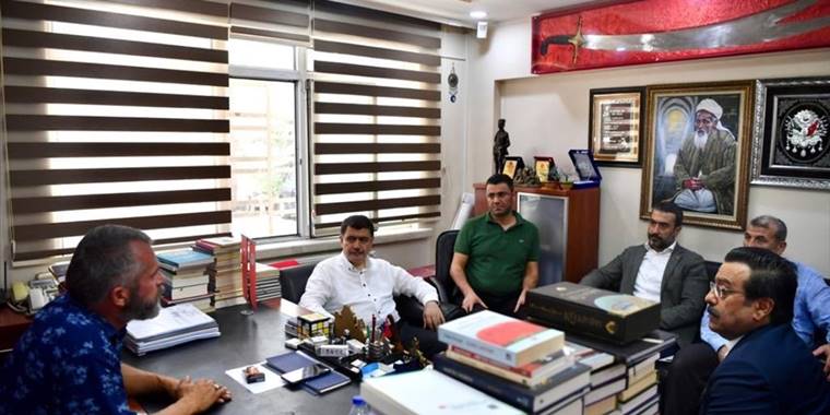 Ankara Valisi Şahin, saldırıya uğrayan Alevi Vakfı ile cemevini ziyaret etti