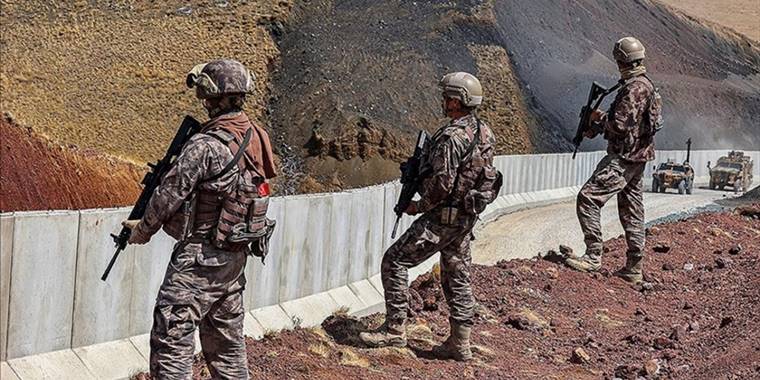 Bölücü terör örgütünden kaçan bir terörist teslim oldu