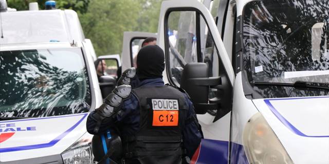 Paris'in banliyösünde 1 milyon dolarlık kuyumcu soygunu
