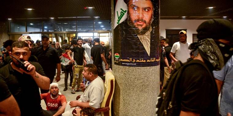 Irak Başbakanı Kazımi’den Sadr yanlısı protestoculara 'devlet kurumlarını boşaltın' çağrısı