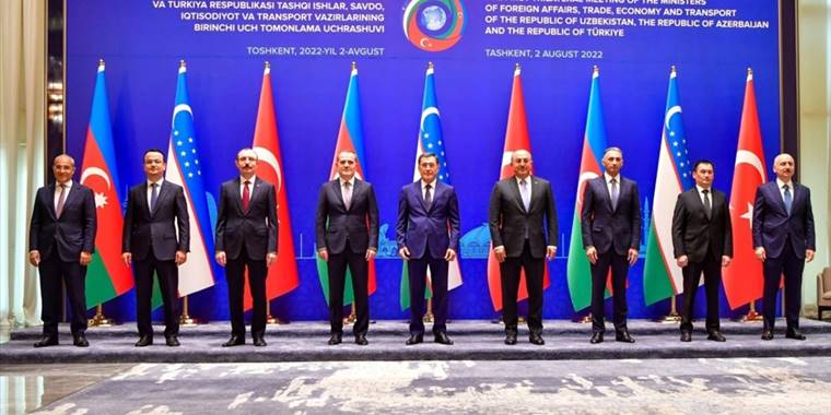 Türkiye-Özbekistan-Azerbaycan Üçlü Dışişleri, Ticaret ve Ulaştırma Bakanları Toplantısı Taşkent’te başladı