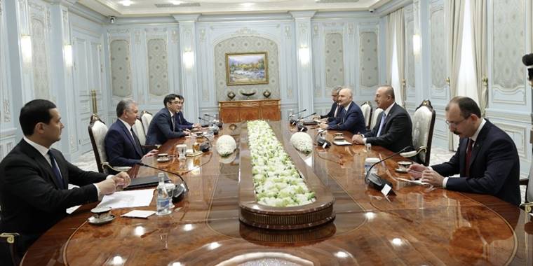 Özbekistan Cumhurbaşkanı Mirziyoyev, Çavuşoğlu, Muş ve Karaismailoğlu'nu kabul etti