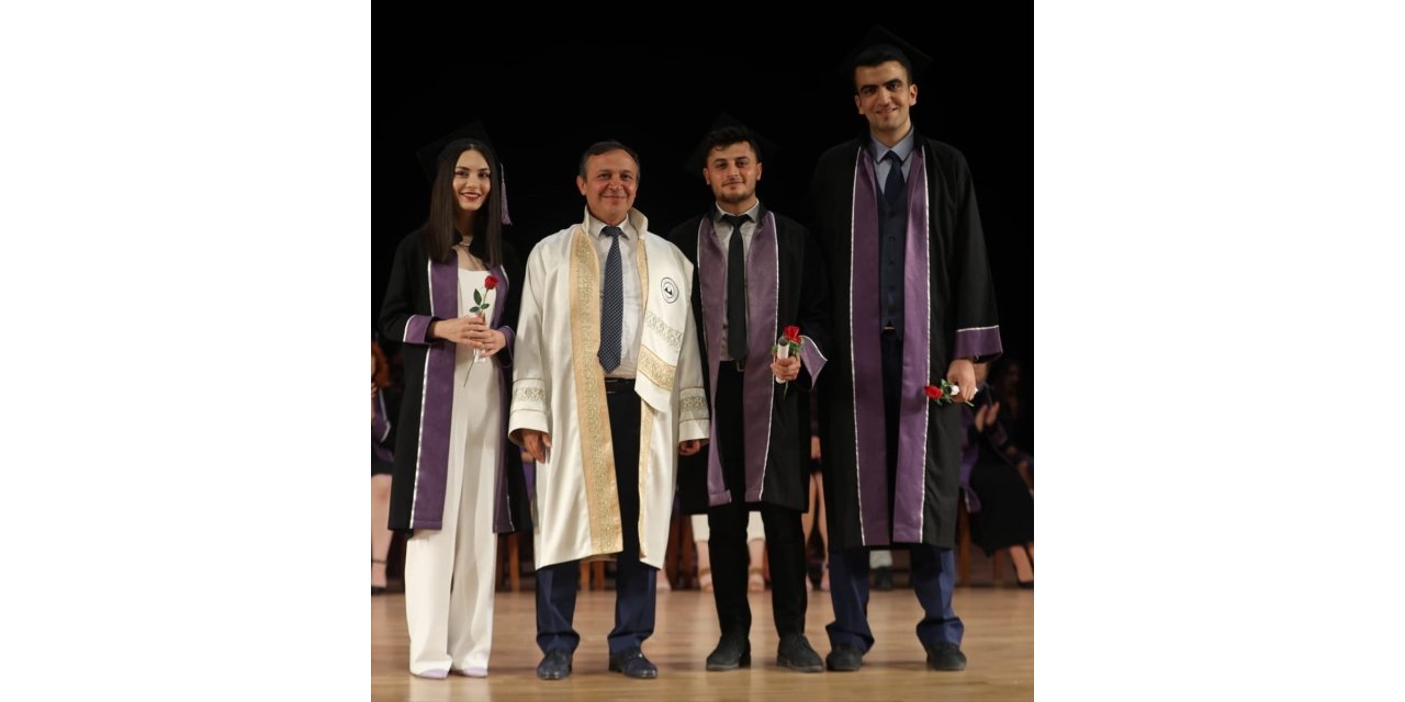 ERÜ Diş Hekimliği Fakültesinden 121 öğrenci mezun oldu