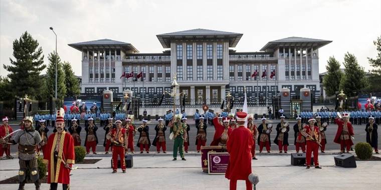 Cumhurbaşkanlığı Muhafız Alayı Bando konseri ve nöbet değişimi gösterisi gerçekleştirildi