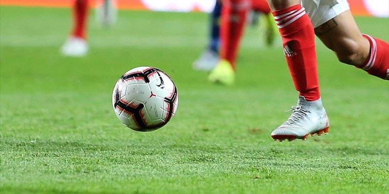 UEFA Şampiyonlar Ligi'nde 3. eleme turu rövanş müsabakaları yarın yapılacak.