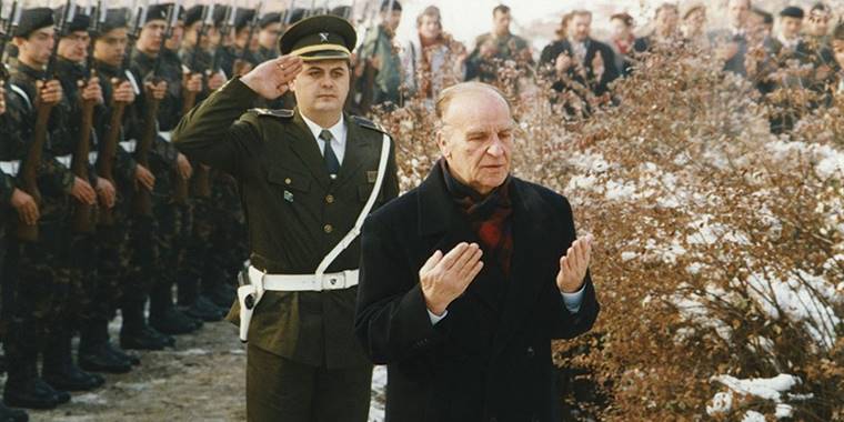 Boşnak lider Aliya İzetbegoviç doğumunun 97. yılında özlemle anılıyor