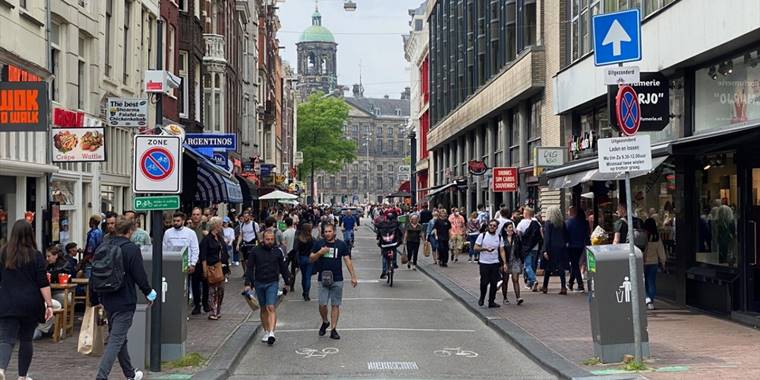 Hollanda'da kalıcı Kovid-19 yasası tartışılıyor
