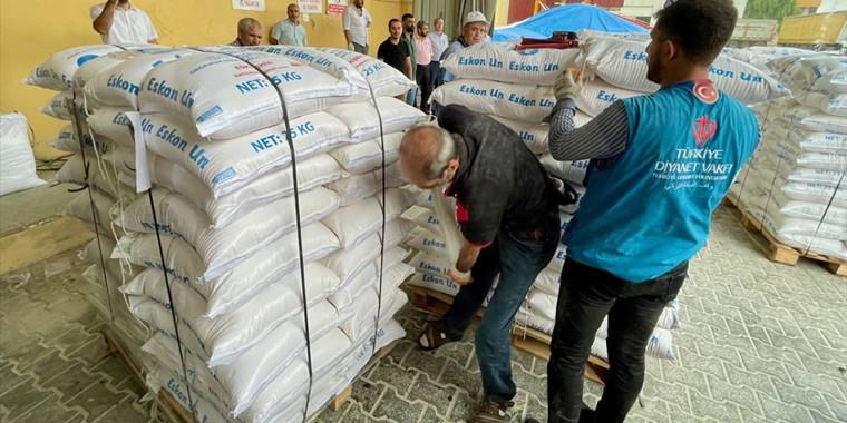 Eskişehir'den Afganistan'a 6 tır gıda malzemesi gönderildi