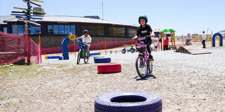 Erciyes Dağı'nda çocuklar için bisiklet ve aktivite parkı kuruldu