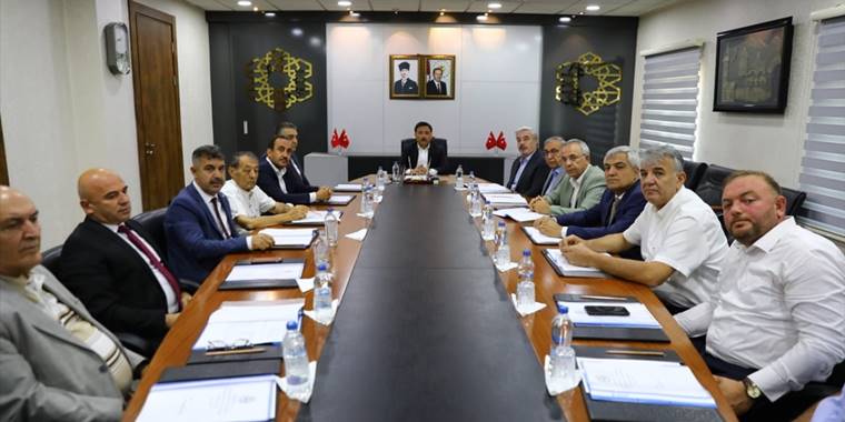 Kayseri Valisi Gökmen Çiçek, sanayicilerle bir araya geldi