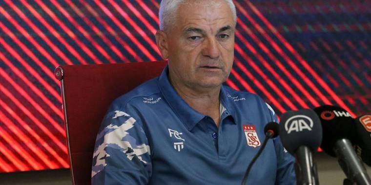 Sivasspor Teknik Direktörü Çalımbay'dan transfer değerlendirmesi: