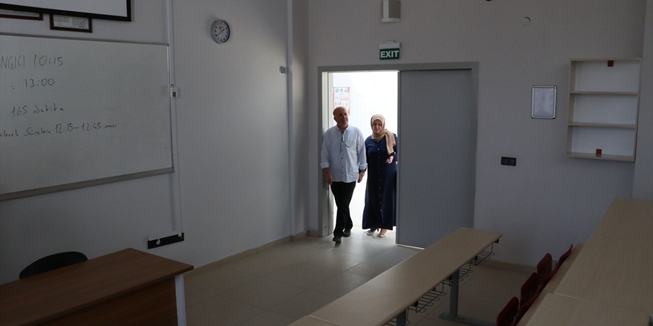 İki torun sahibi çift, aynı üniversitenin aynı bölümüne yerleşti