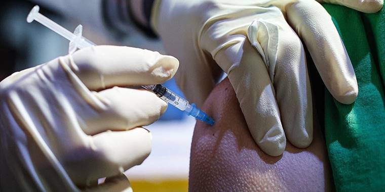 İngiltere, Moderna’nın güncellenmiş Kovid-19 hatırlatma dozuna onay verdi