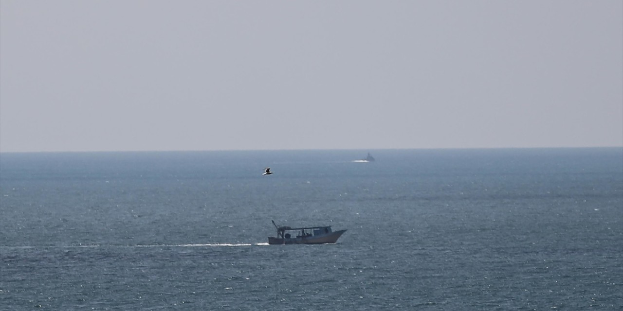 İsrail, Gazze açıklarında 4 Filistinli balıkçıyı gözaltına aldı