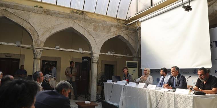 Diyarbakır annelerinin "dirayetli duruşu" Evlat Nöbeti Çalıştayı'nda ele alındı